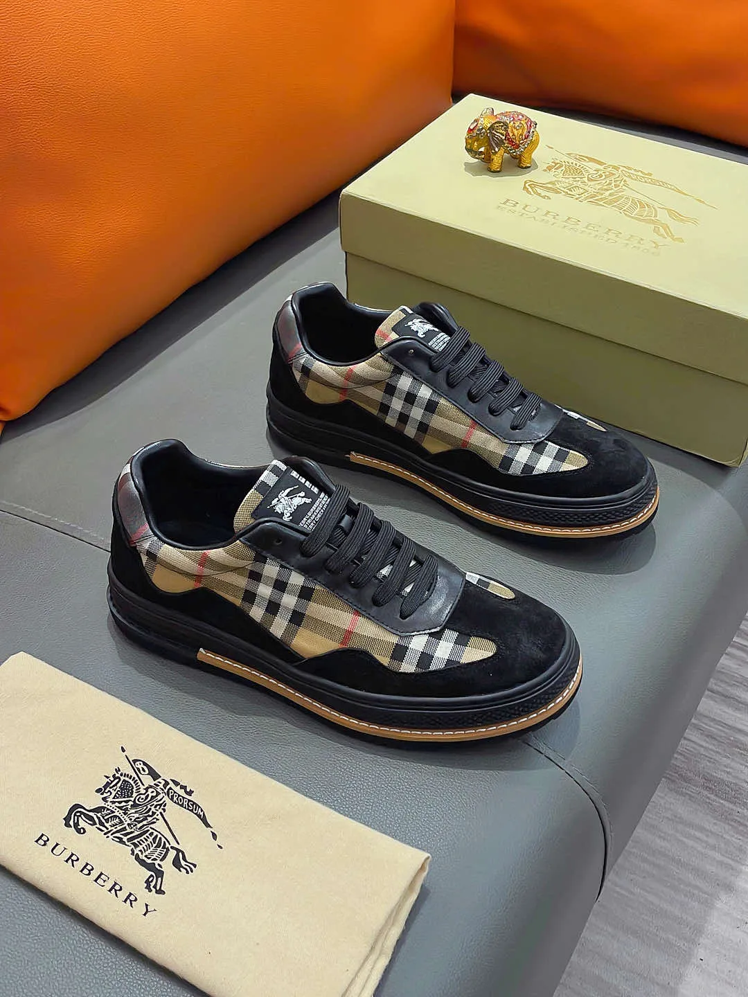 Men's shoes BURBERRY "Burberry" P400 Regular size: 38-44 (casual shoes) Product materials: Selected cowhide upper, soft sheepskin lining; original outsole.